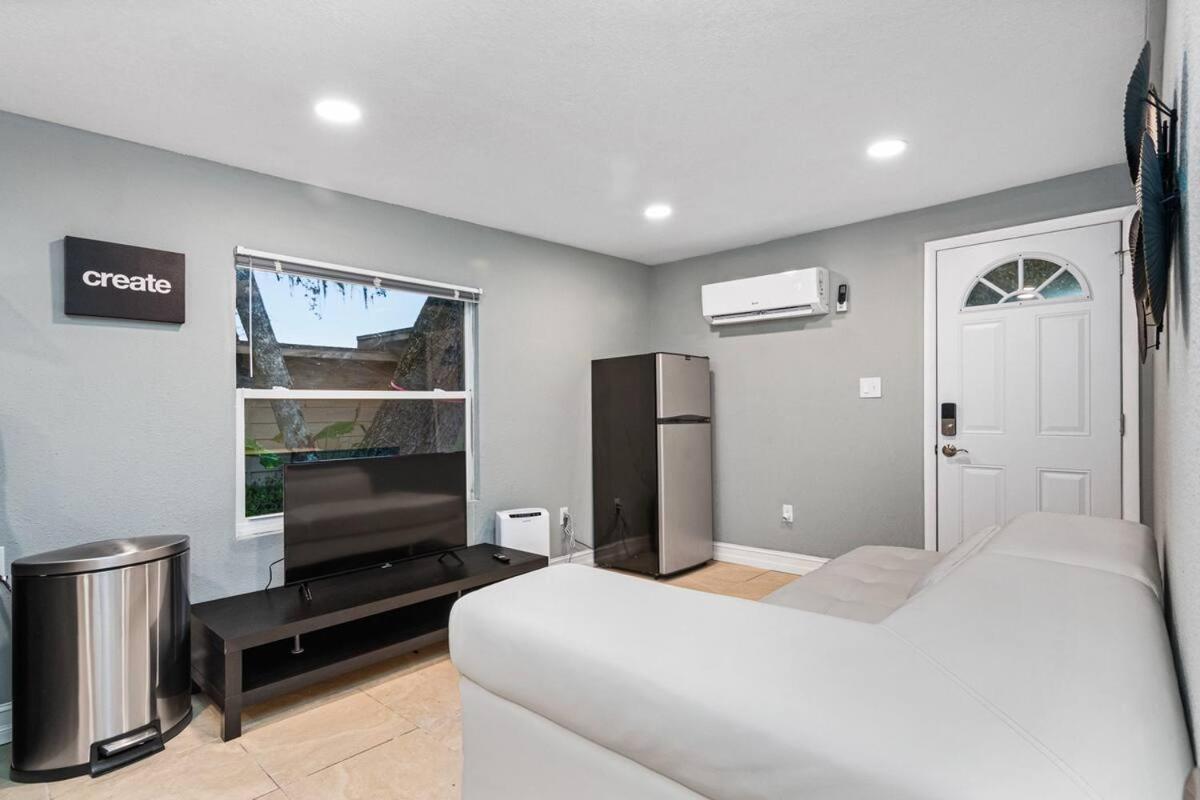 Modern House In Clearwater With Access To A Shared Swimming Pool Apartman Safety Harbor Kültér fotó